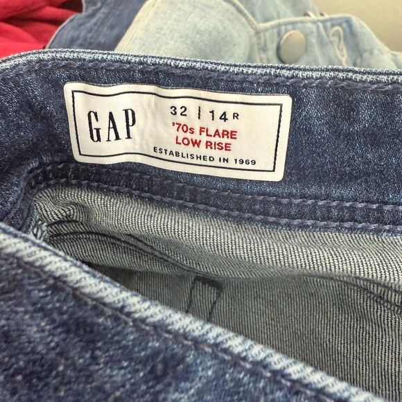 GAP ‘70s Flare Low Rise 32 / 14 Regular Dark Indigo Blue Jeans Denim EUC B43 - Picture 4 of 6